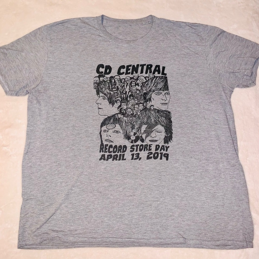 🌺3/$15🌺 Men’s T-Shirt